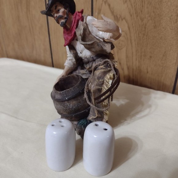 2 Sets Cowboy Vintage Salt & Pepper Shaker Sets Western Decor - Picture 10 of 11